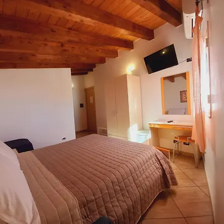 L'antica Torre Bed & Breakfast 3*